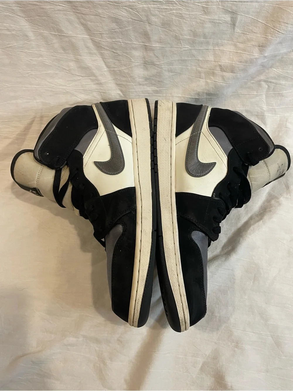 Nike Air Jordan 1 Mid Grey Fog Satin Toe Men’s Size 12 Sneakers 852542-011